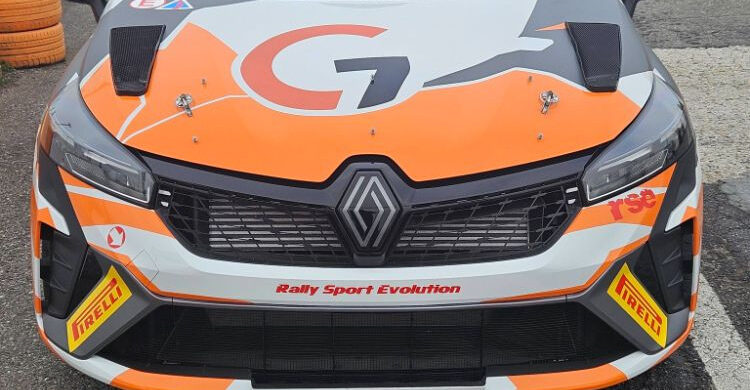 Renault Clio rally 3 15