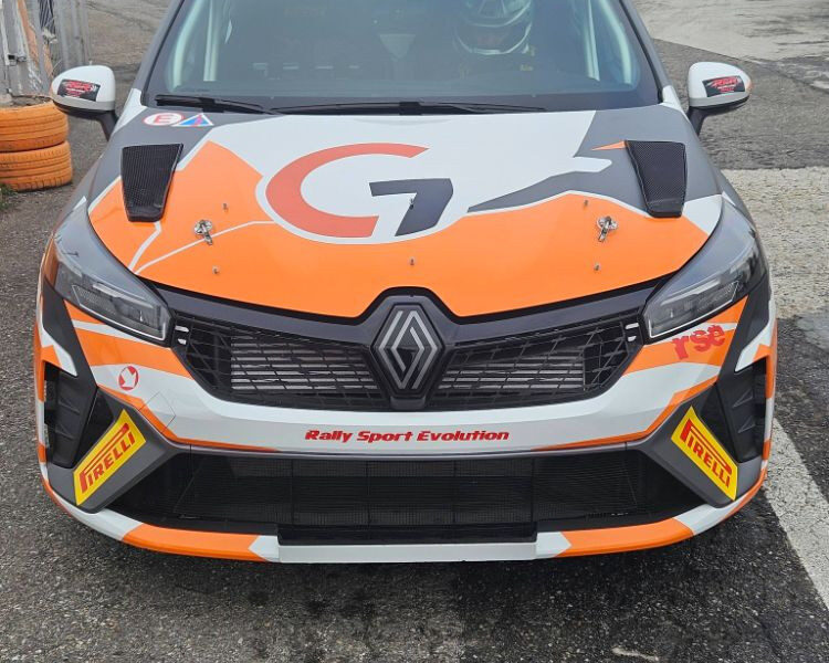 Renault Clio rally 3 15