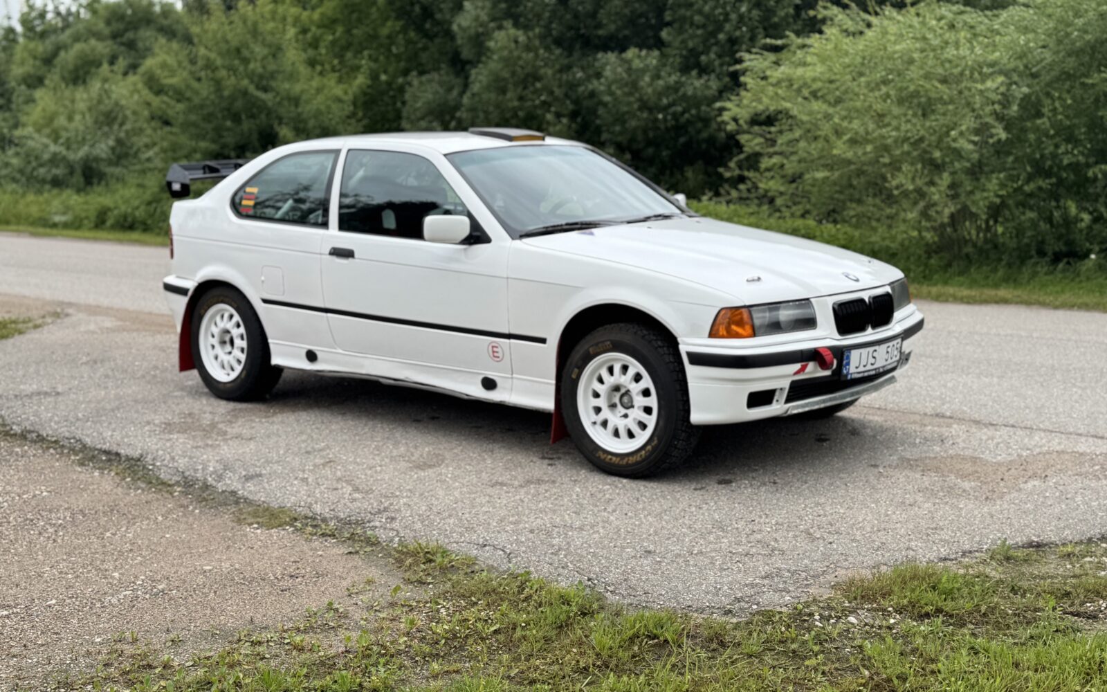 BMW 323